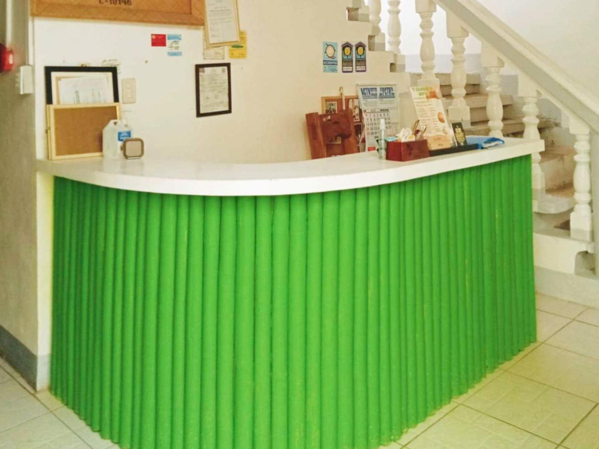 Reddoorz At Lfamili Hotel Boracay Balabag  Exterior photo